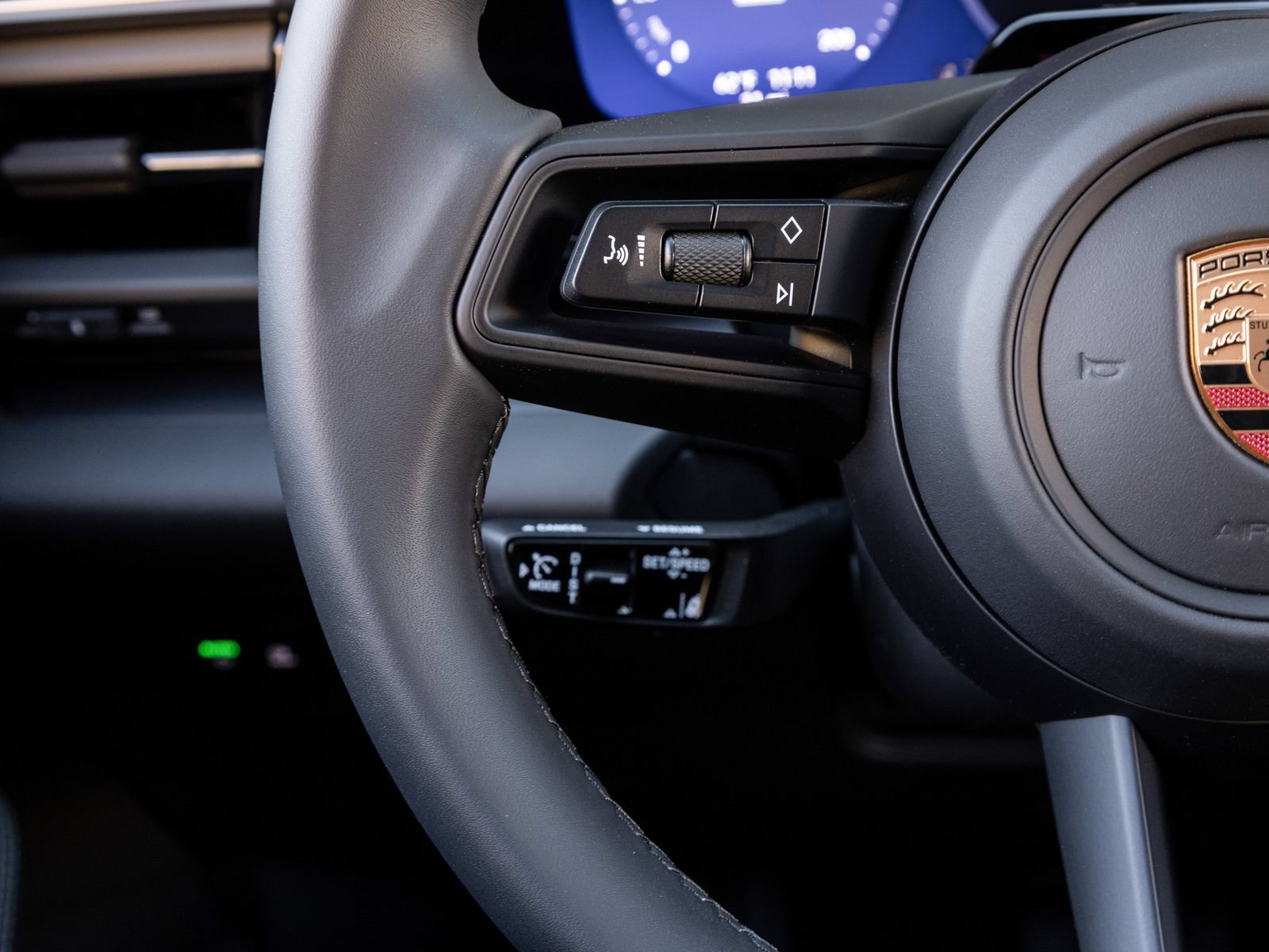 Certified 2026 Porsche Macan 4 Electric AWD/4WD image 15