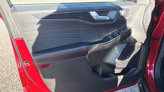 Certified 2024 Ford Escape ST-Line Elite w/ Premium Technology Package image 10