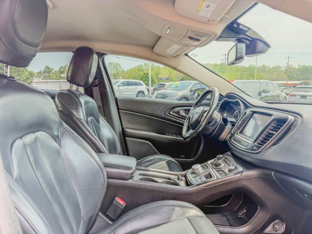 Used 2017 Chrysler 200 Limited Platinum w/ Comfort & Convenience Group image 15