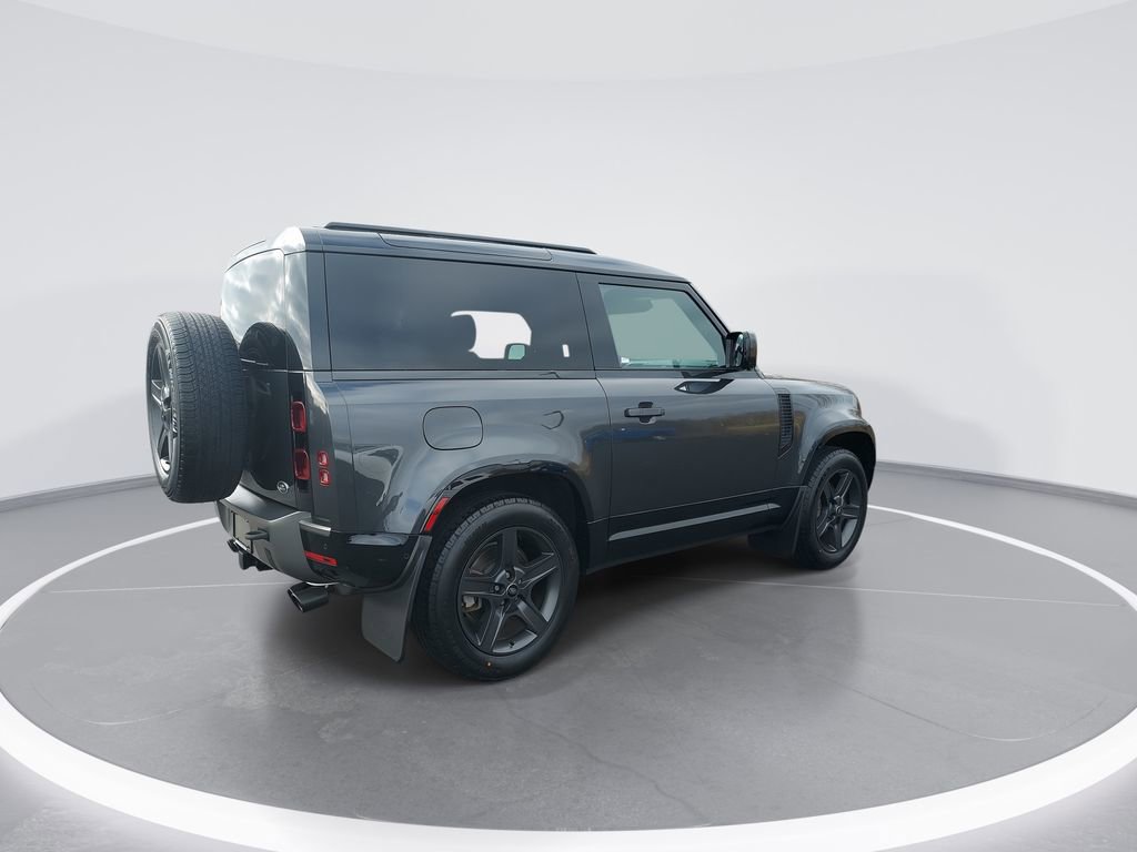 Used 2023 Land Rover Defender 90 X-Dynamic SE image 8