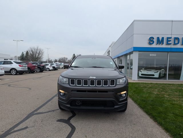 Used 2020 Jeep Compass Latitude image 2
