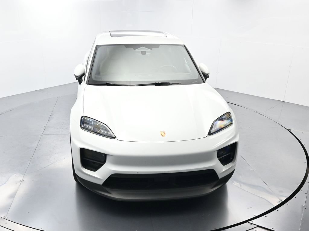 Certified 2025 Porsche Macan Electric image 43
