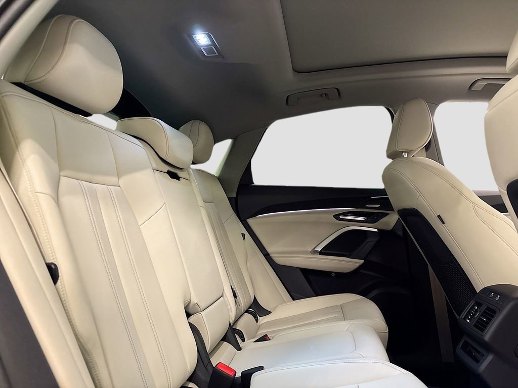 New 2025 Audi Q5 Premium Plus image 16