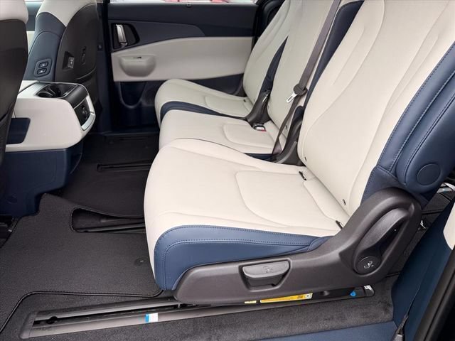 New 2026 Kia Carnival EX FWD image 10