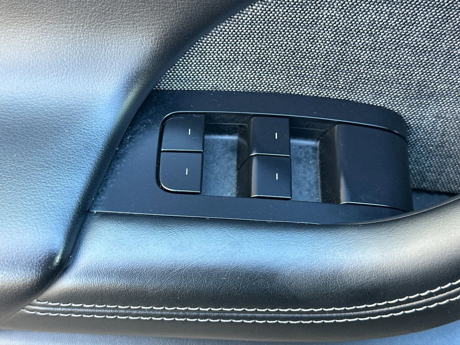 Used 2024 Tesla Model X image 12