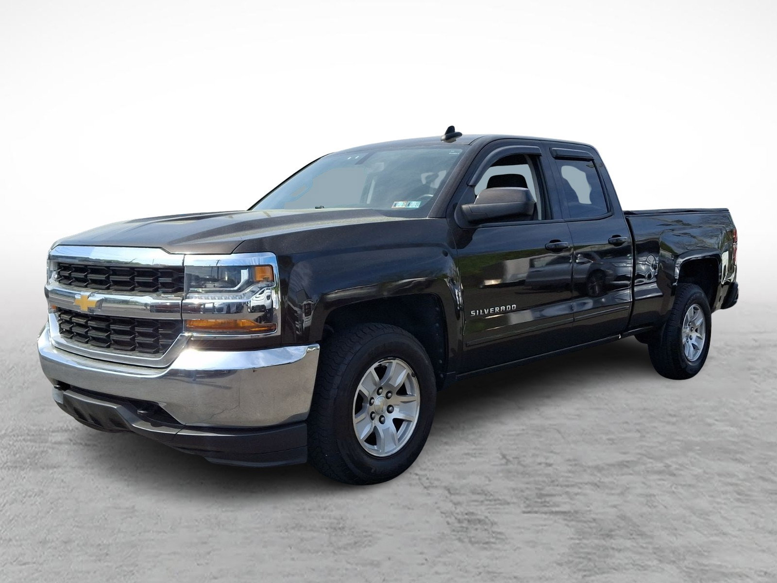 Used 2018 Chevrolet Silverado 1500 LT AWD/4WD image 3
