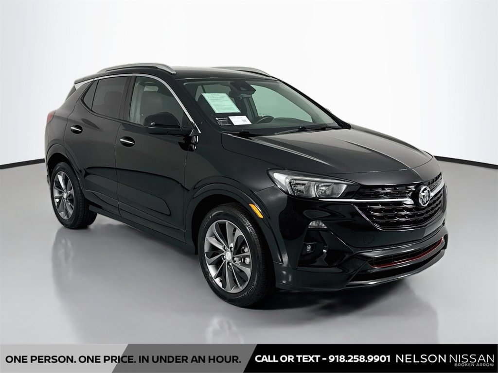 Used 2022 Buick Encore GX Select w/ Sport Touring Package FWD image 3