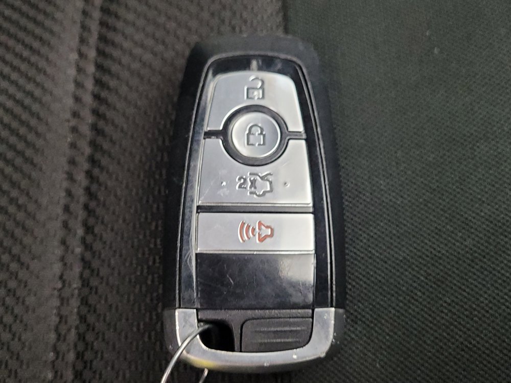 Used 2020 Ford Fusion SE image 32