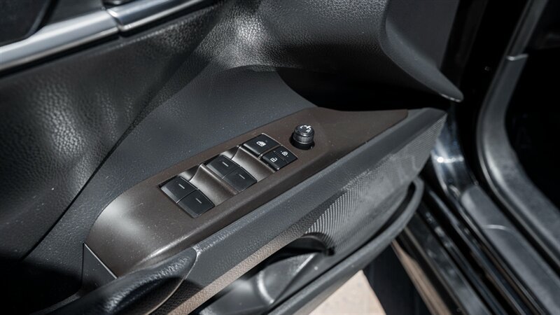 Used 2022 Toyota Camry SE w/ Convenience Package FWD image 20