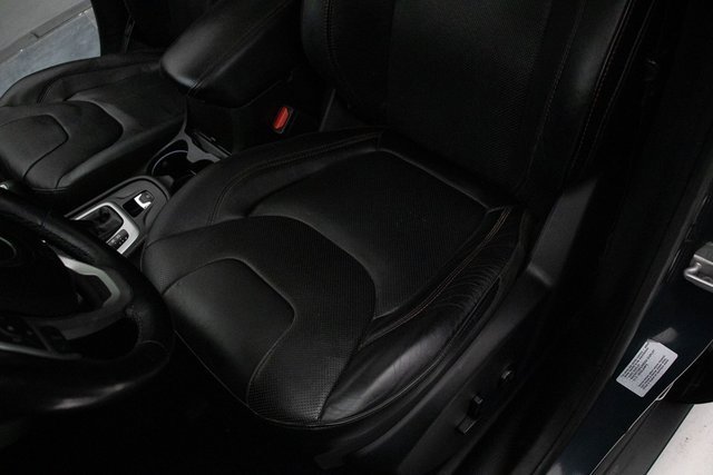 Used 2016 Jeep Cherokee Trailhawk w/ Comfort/Convenience Group image 26