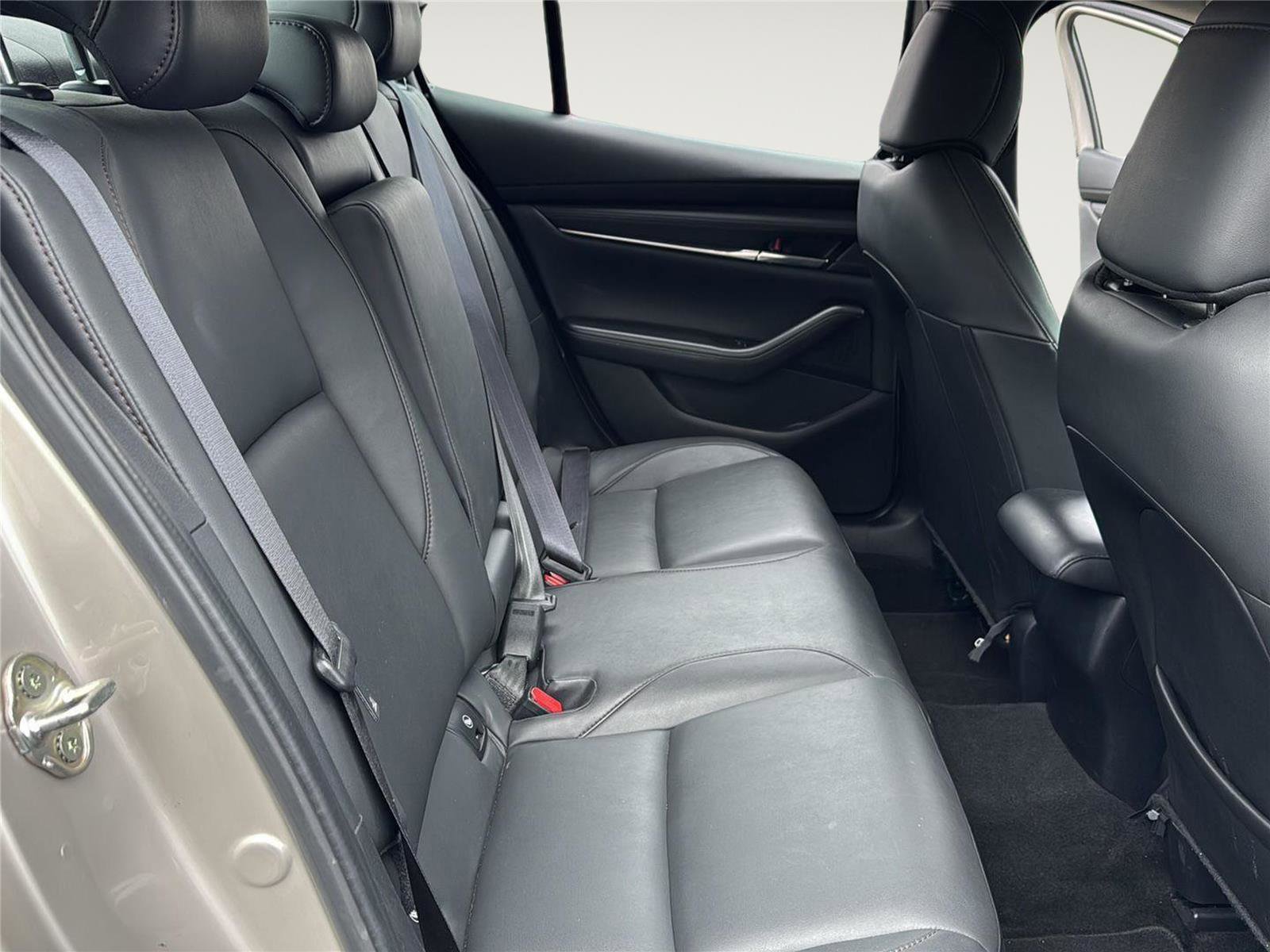 Used 2024 MAZDA MAZDA3 s image 26