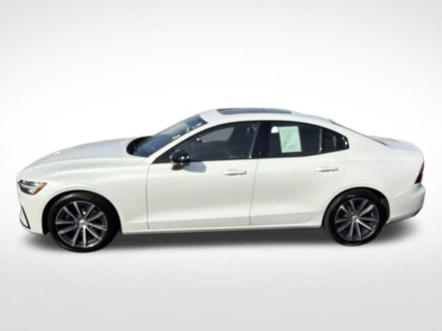 Used 2022 Volvo S60 B5 Momentum AWD/4WD image 2