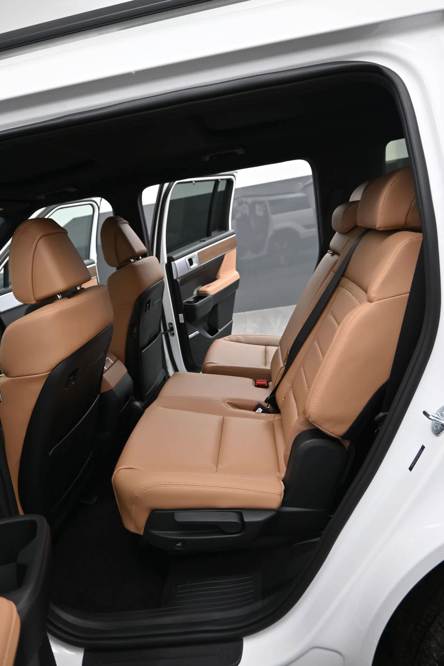 Certified 2026 Hyundai Santa Fe Limited AWD/4WD image 14