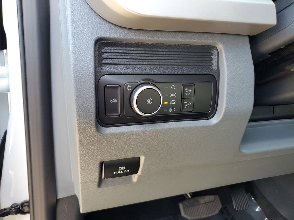New 2026 Ford F350 4x4 Crew Cab Super Duty image 16