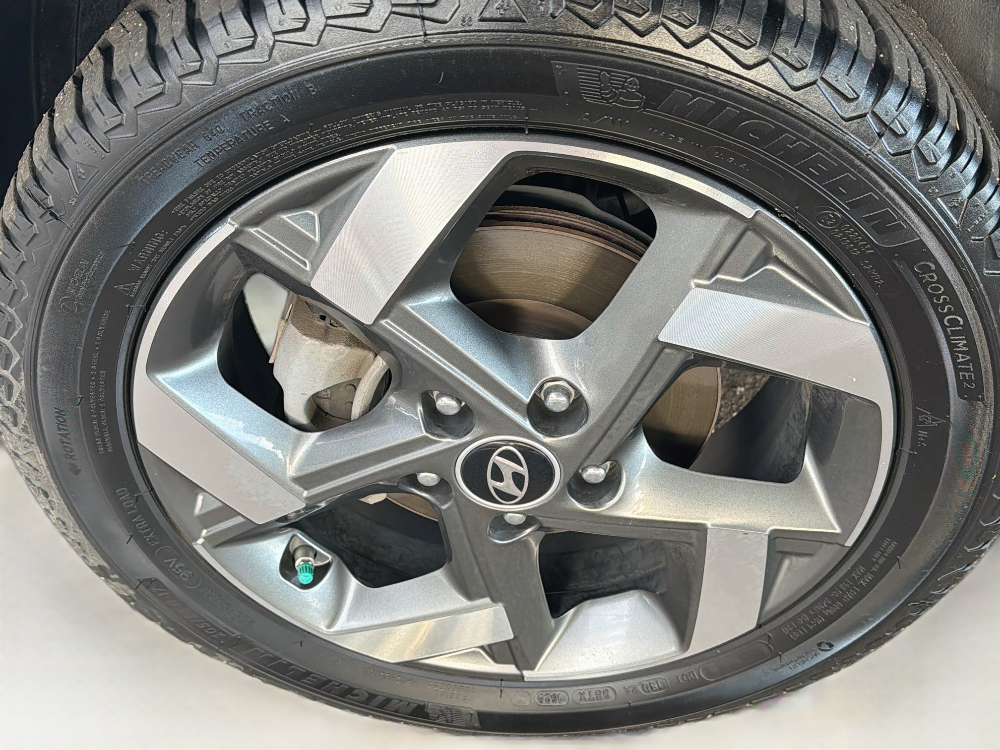 Used 2022 Hyundai Venue SEL w/ Cargo Package FWD image 11