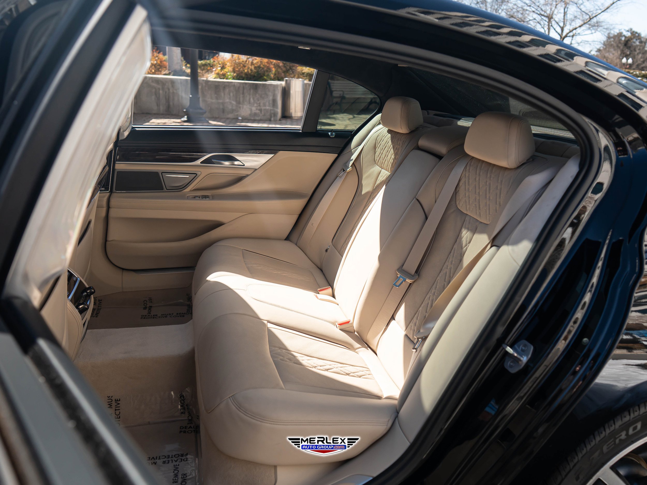 Used 2017 BMW 750i RWD image 19