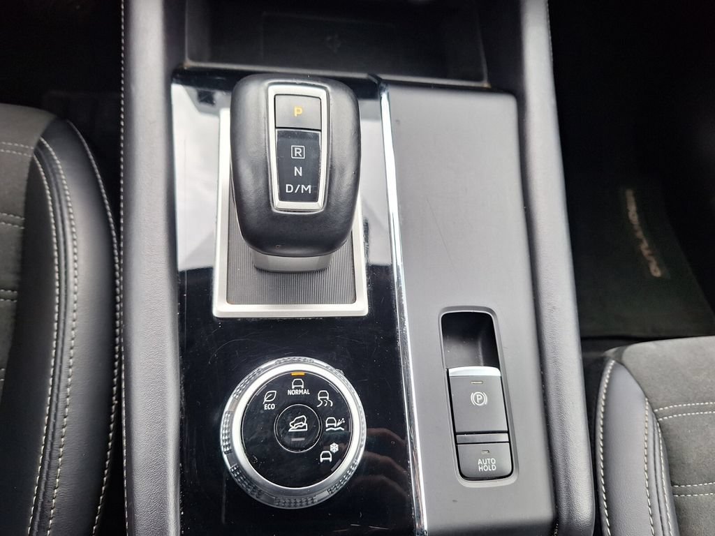Used 2024 Mitsubishi Outlander SE Black Edition FWD image 18