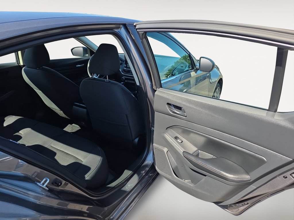 Used 2025 Nissan Altima 2.5 SV AWD/4WD image 11