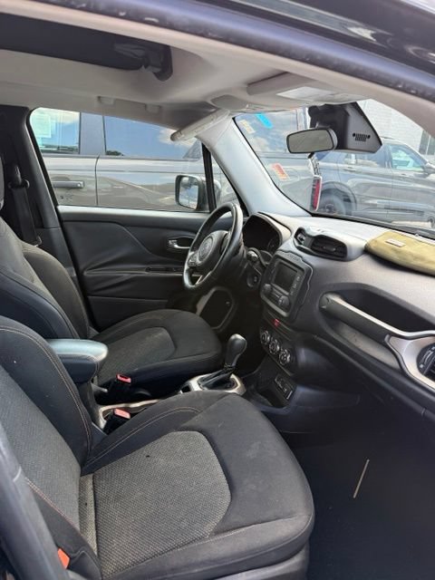 Used 2016 Jeep Renegade 75th Anniversary FWD image 7