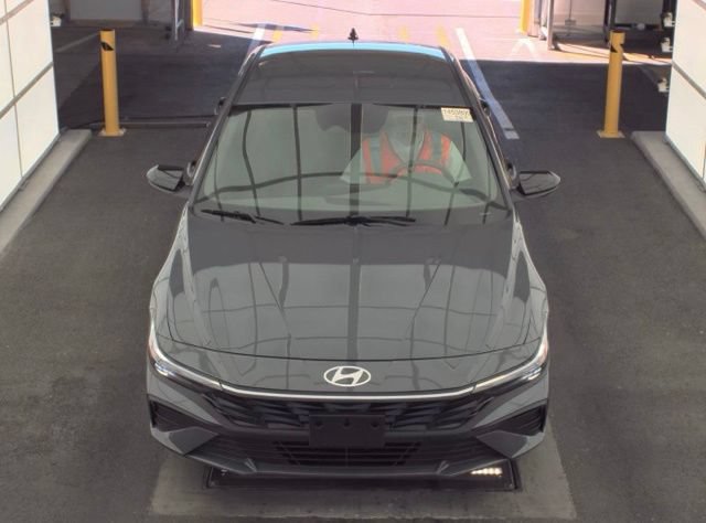 Used 2025 Hyundai Elantra Sport FWD image 2
