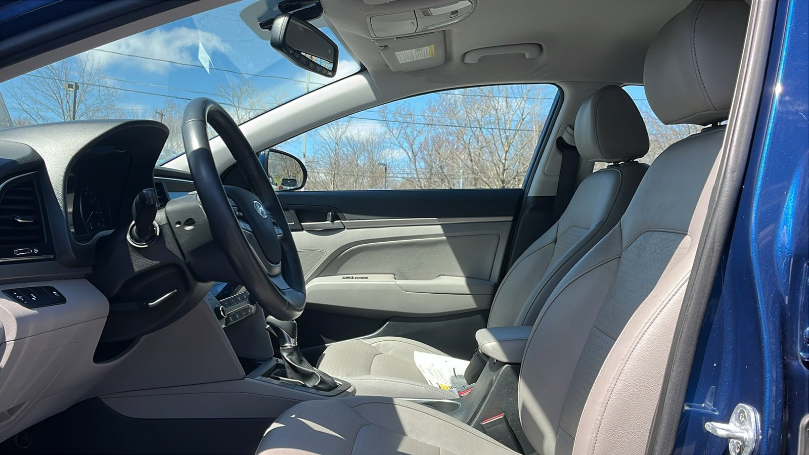 Used 2017 Hyundai Elantra Limited image 12