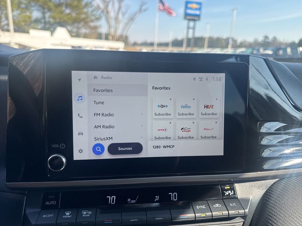 Used 2025 Toyota Camry SE image 7