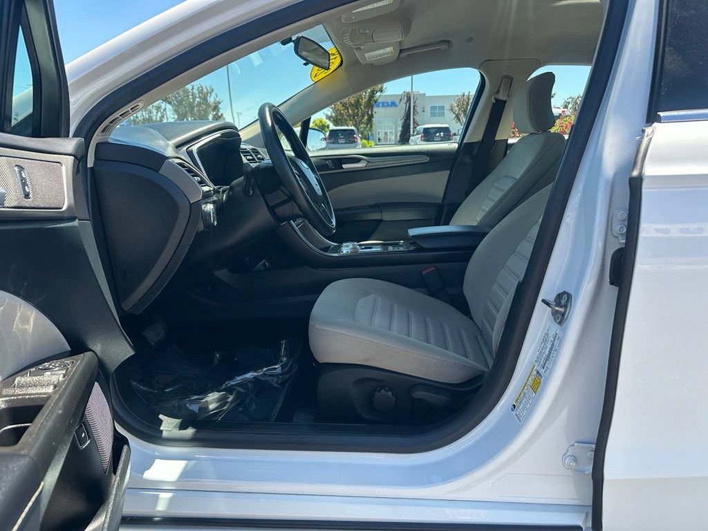 Used 2018 Ford Fusion S FWD image 17