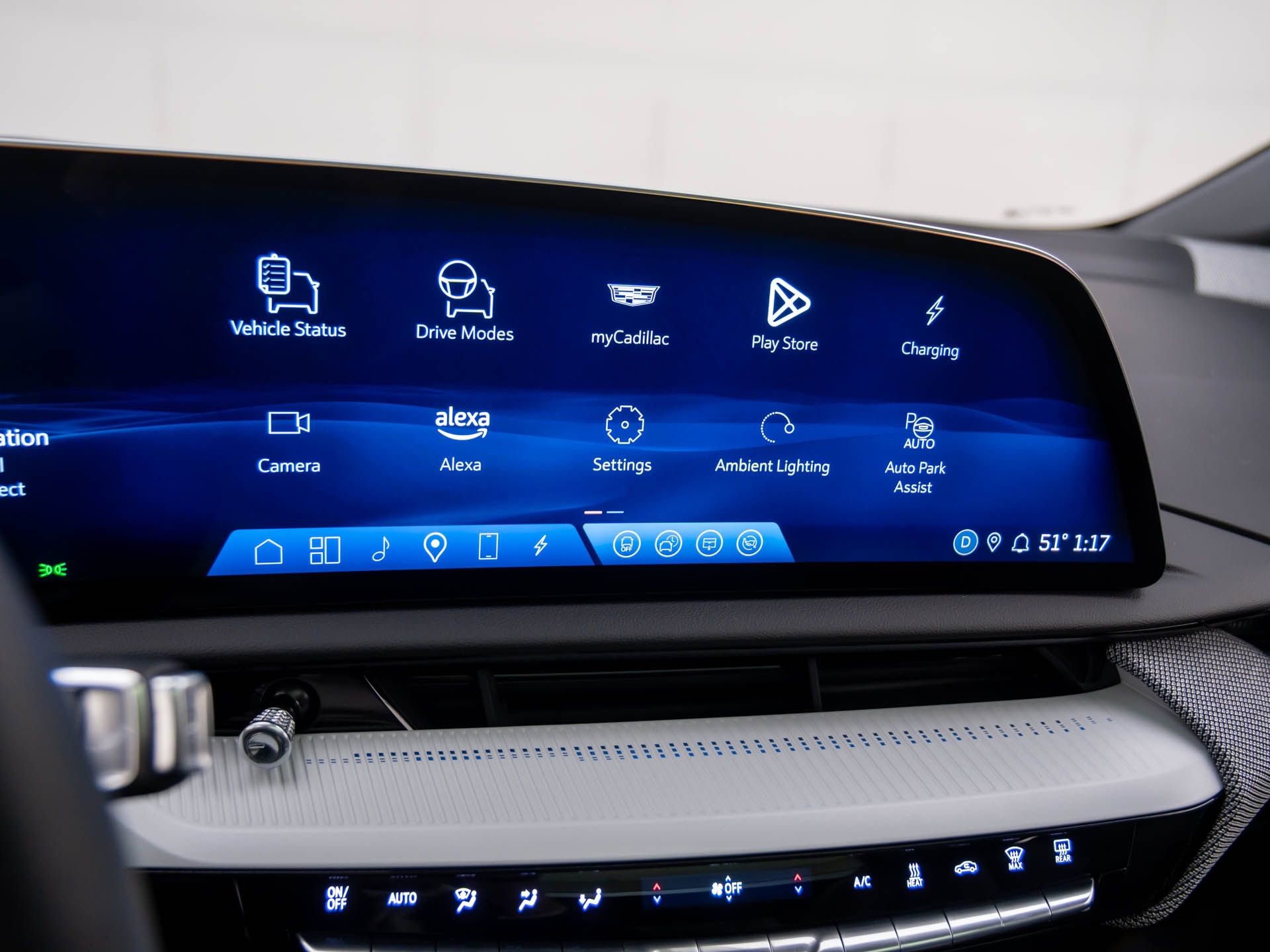 Certified 2025 Cadillac Optiq Sport 2 w/ LPO, Floor Liner Package image 29