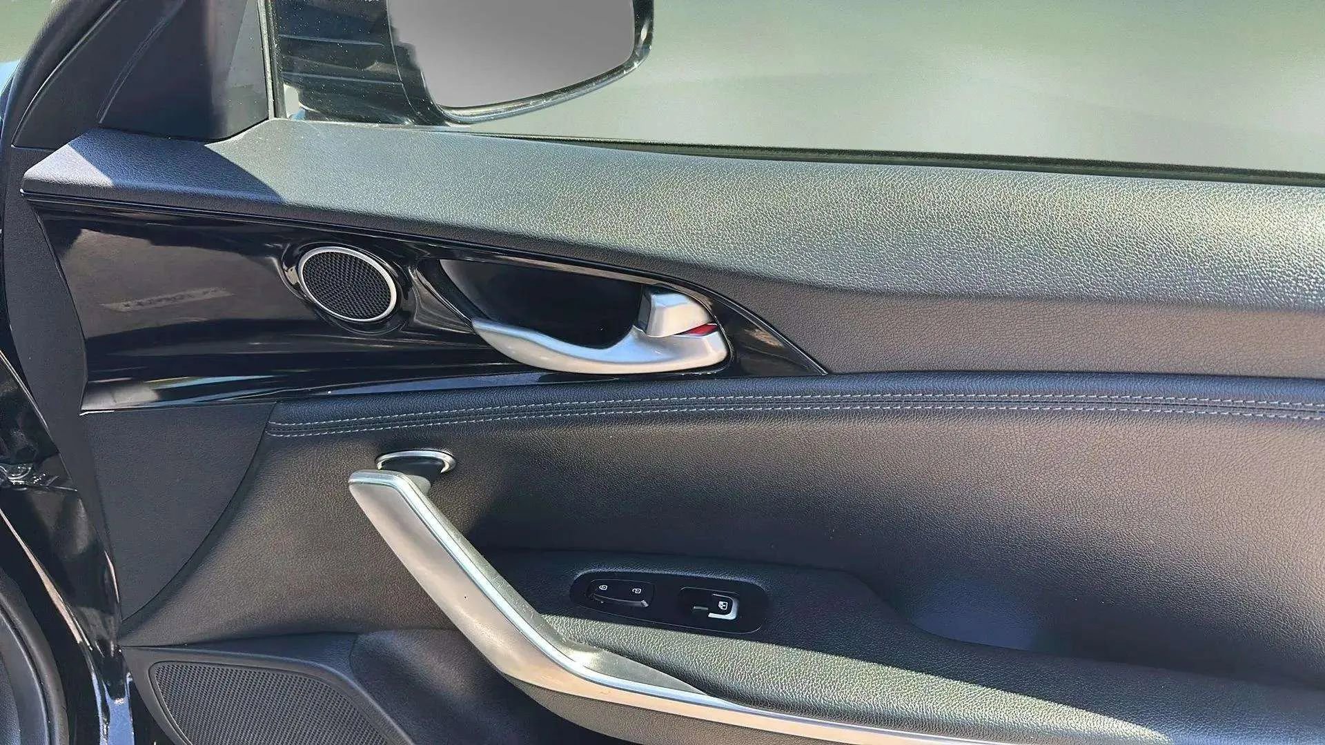 Used 2020 Kia Stinger GT-Line image 20