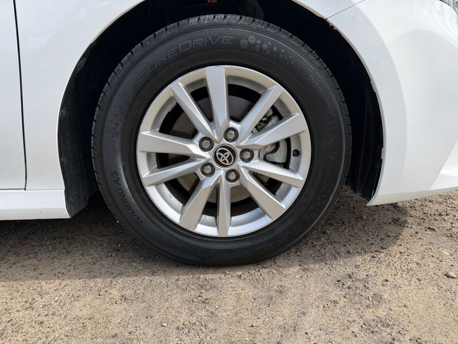 Used 2025 Toyota Camry LE image 29