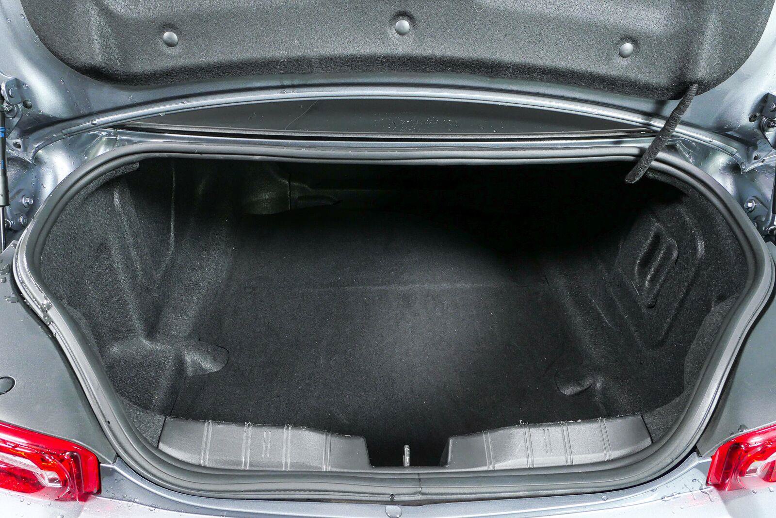 Used 2021 Chevrolet Camaro LT RWD image 27