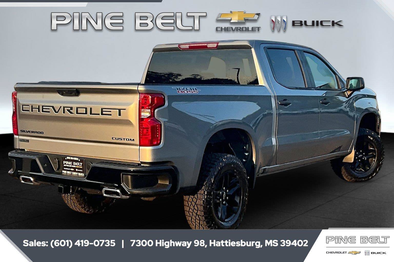 New 2026 Chevrolet Silverado 1500 Custom Trail Boss w/ LPO, Dark Essentials Package AWD/4WD image 12