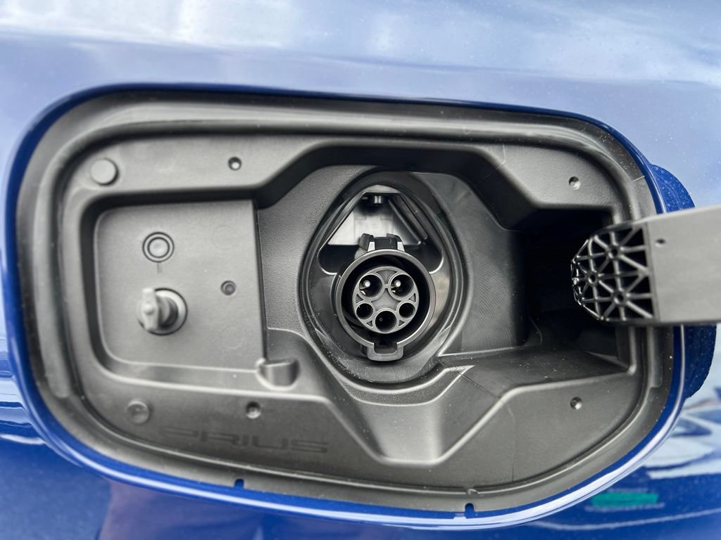 New 2027 Toyota Prius Plug-In Hybrid FWD image 8
