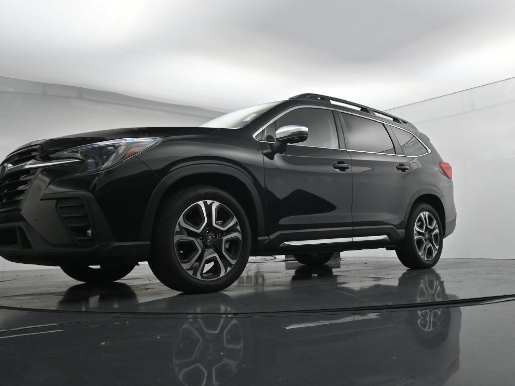 Used 2023 Subaru Ascent Limited w/ Technology Package AWD/4WD image 20
