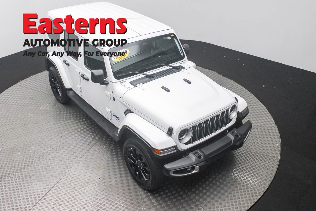 Used 2025 Jeep Wrangler Unlimited Sahara image 3