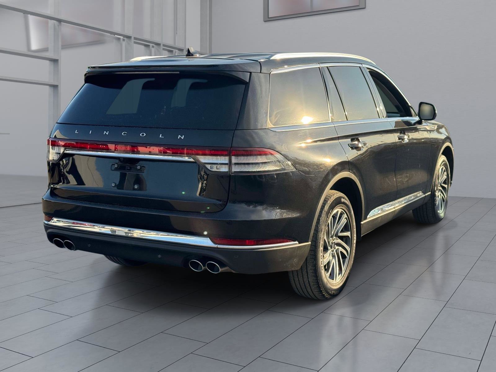 Used 2023 Lincoln Aviator AWD w/ Elements Package image 6