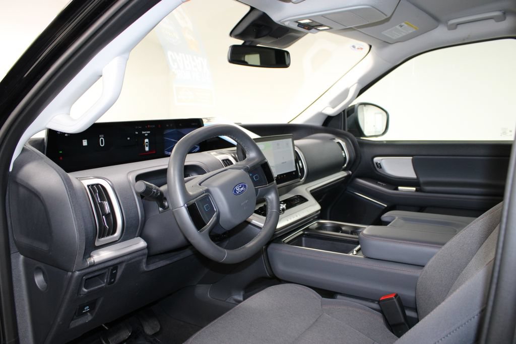 Used 2025 Ford Expedition Active RWD image 23