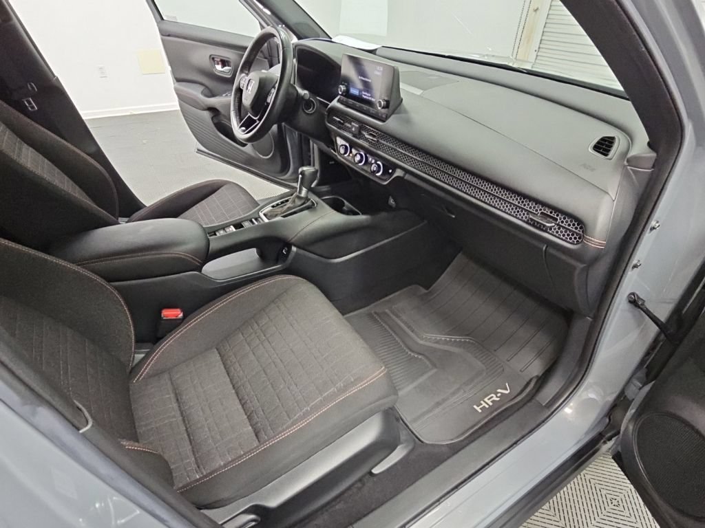 Used 2023 Honda HR-V Sport image 33