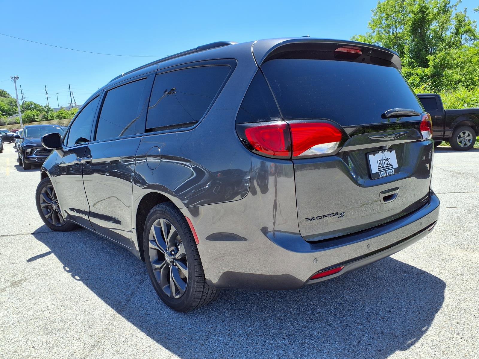 Used 2020 Chrysler Pacifica Touring-L Plus w/ S Appearance Package FWD image 29