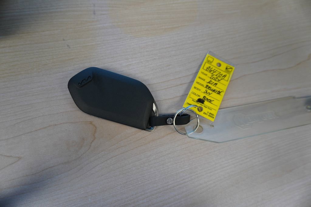 Used 2024 Kia Telluride S image 33