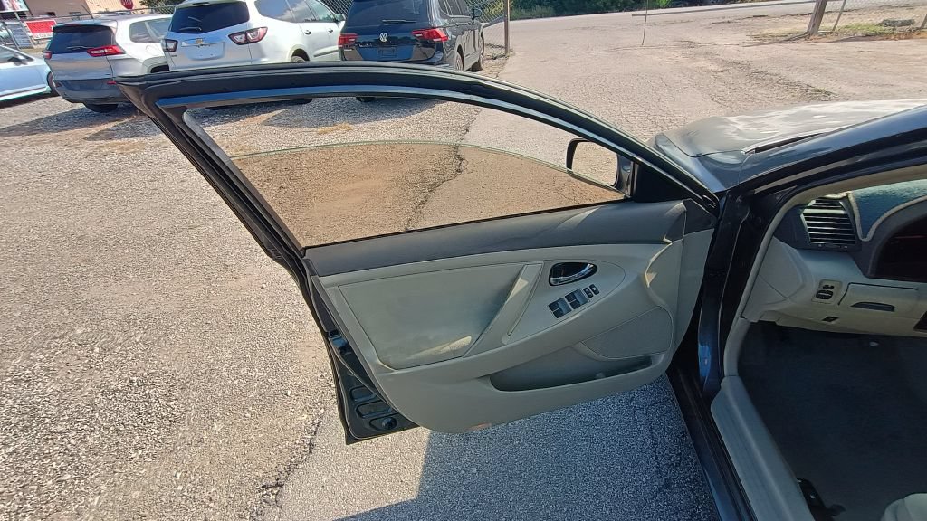 Used 2010 Toyota Camry FWD image 24