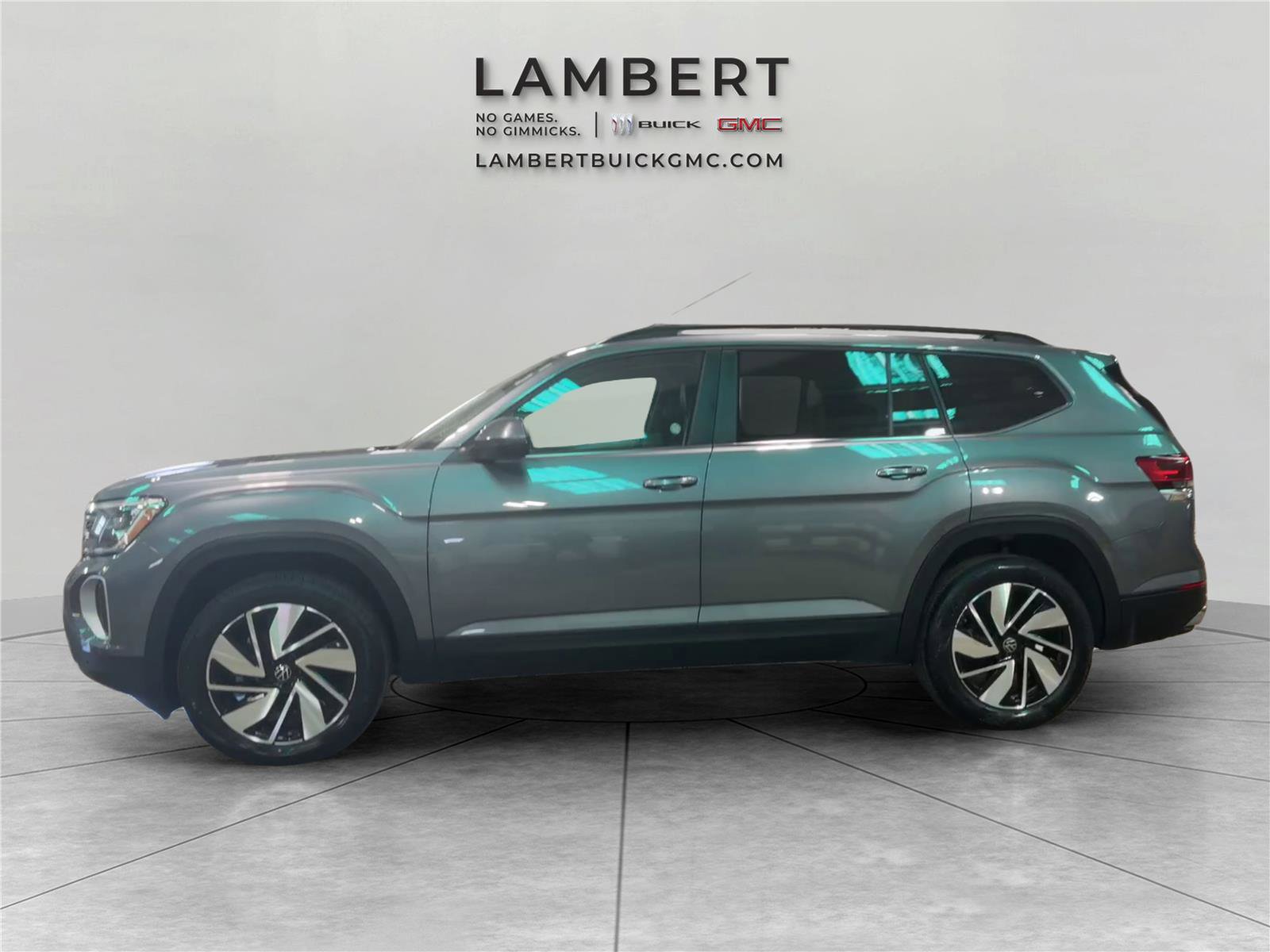 Used 2025 Volkswagen Atlas SE FWD image 3