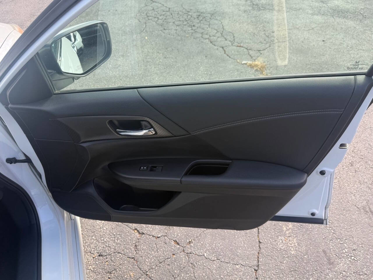 Used 2017 Honda Accord Sport image 23