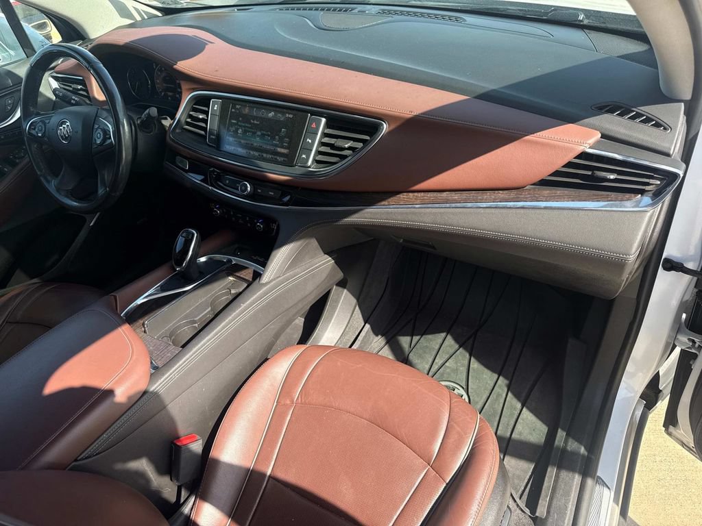 Used 2018 Buick Enclave Avenir w/ Avenir Technology Package FWD image 16