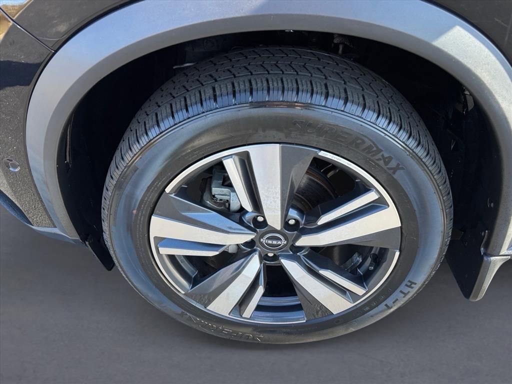 Used 2023 Nissan Rogue SL w/ SL Premium Package image 9