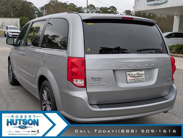 Used 2017 Dodge Grand Caravan SXT image 9