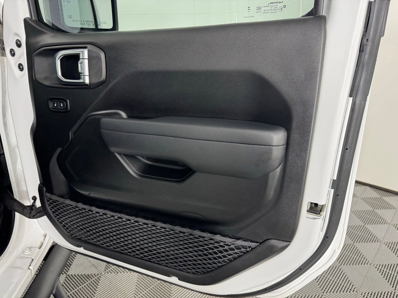 Used 2025 Jeep Gladiator Sport image 30