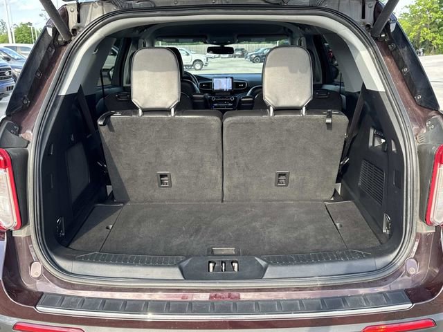 Used 2023 Ford Explorer Limited w/ Equipment Group 301A AWD/4WD image 11