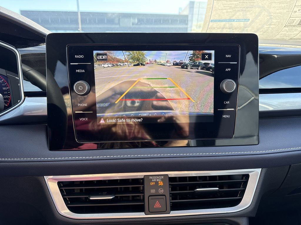 New 2026 Volkswagen Taos SEL image 30