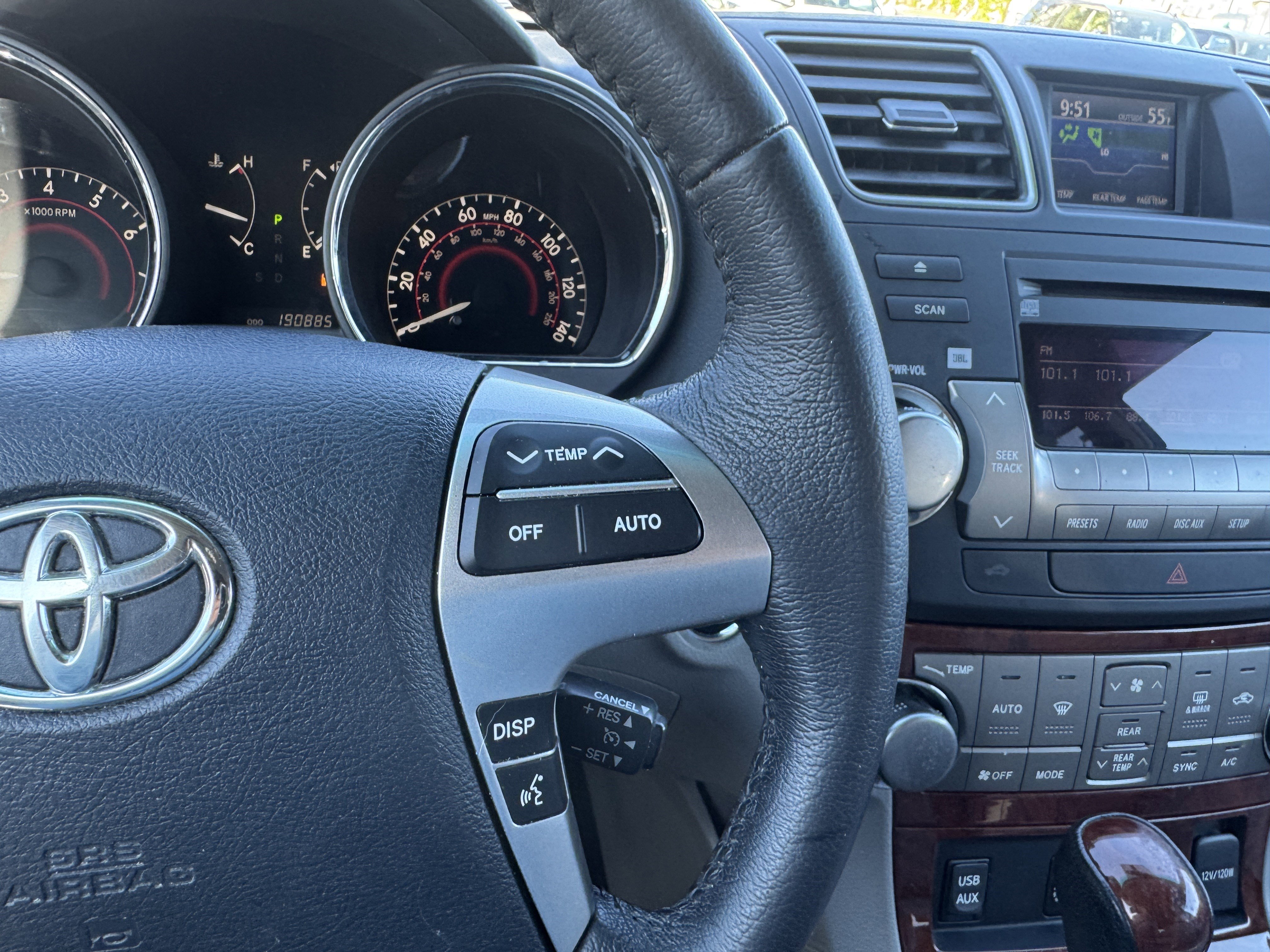 Used 2012 Toyota Highlander Limited w/ Tow Pkg image 24